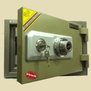 small size fire resistant safe with lock and keys